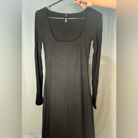 Skims Lounge Dress - Picture 6 of 7